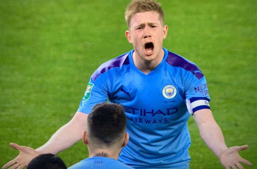 官方：鸟栖砂岩与主帅小菊昭雄续约至26／27赛季结束