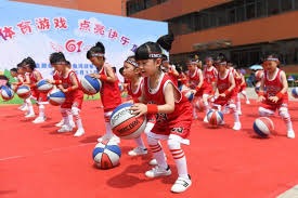 2022 季后赛扩张：大联盟正式将季后赛球队增加至 12 支，引入外卡轮系列赛