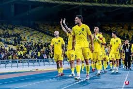 伤病潮再袭！湖人战雄鹿伤病名单更新：詹姆斯八村垒出战成疑，里夫斯缺阵雪上加霜