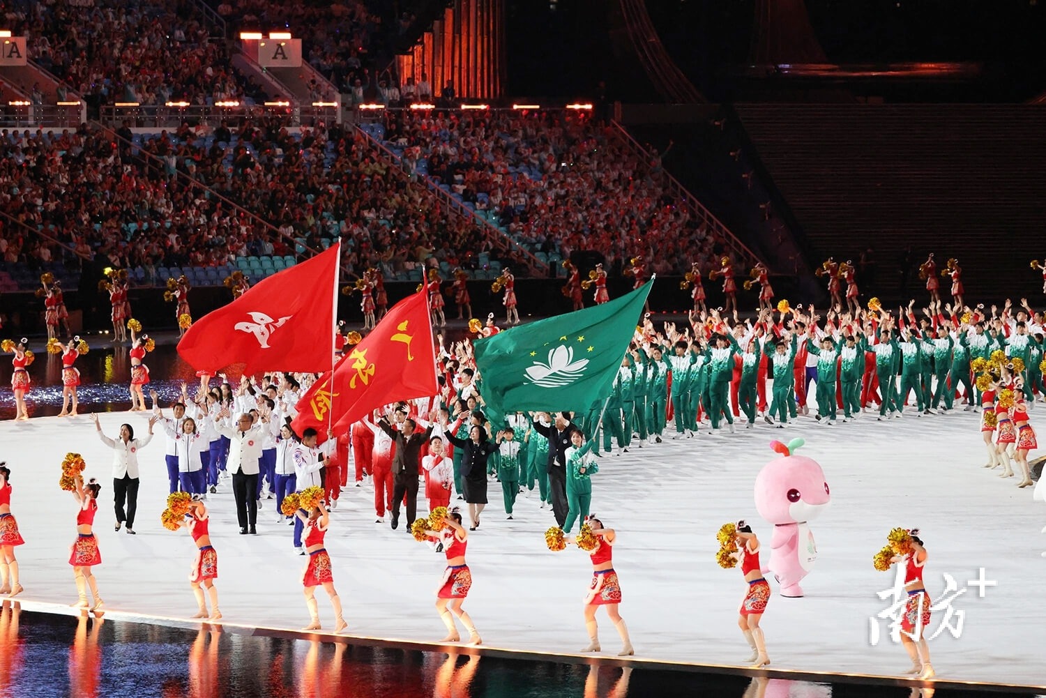 国安客战河内：3外援PK6外援，塞鸟、吴少聪首发，法比奥出战